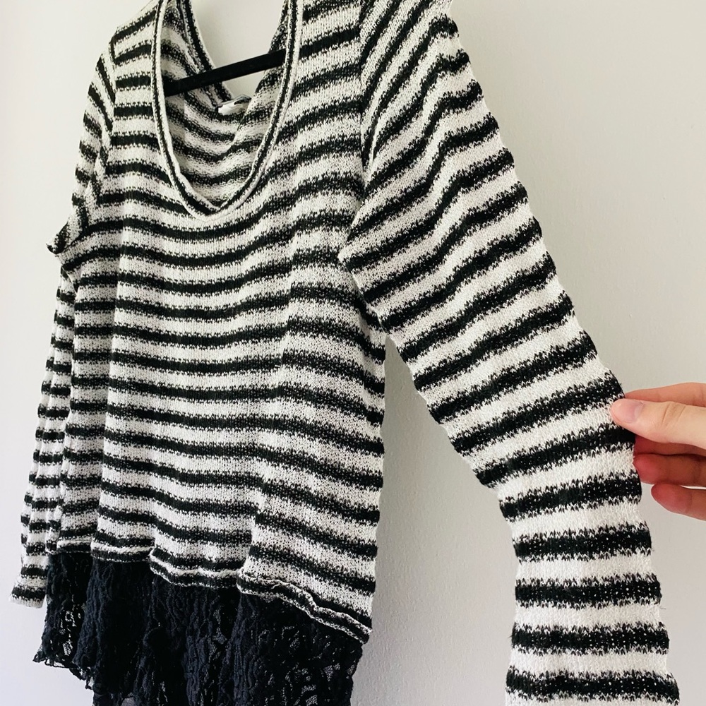 Striped Lace Top - Picture 2 of 4